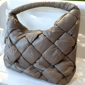 NWOT Ecostitch Puffer Woven Hobo purse, beige, light weight